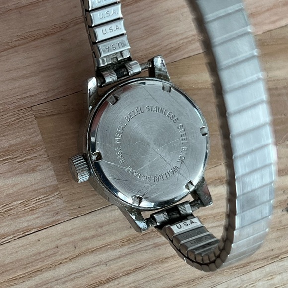 Benrus Ladies Watch Rare Vintage Mechanical Winding 17 Jewels Stretch Bracelet - Picture 7 of 9